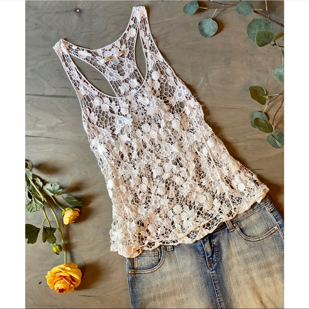 >< SOLD >< LC Crochet Tank